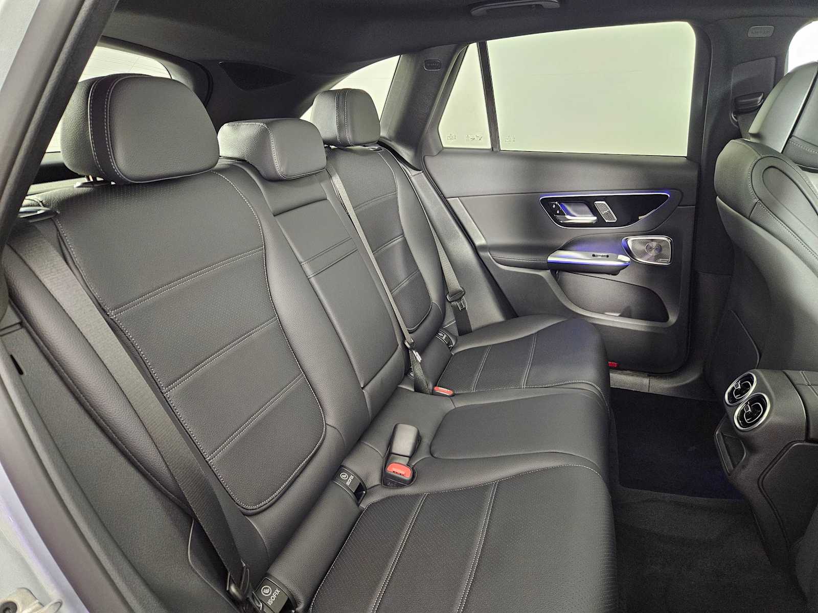 2025 Mercedes-Benz GLC 300 21