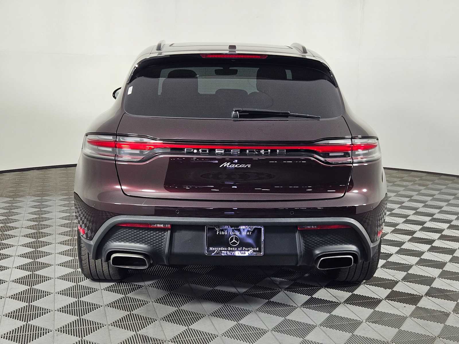Thumbnail: 2023 Porsche Macan - 4