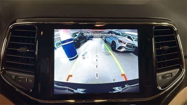 Thumbnail: 2022 Jeep Grand Cherokee - 17