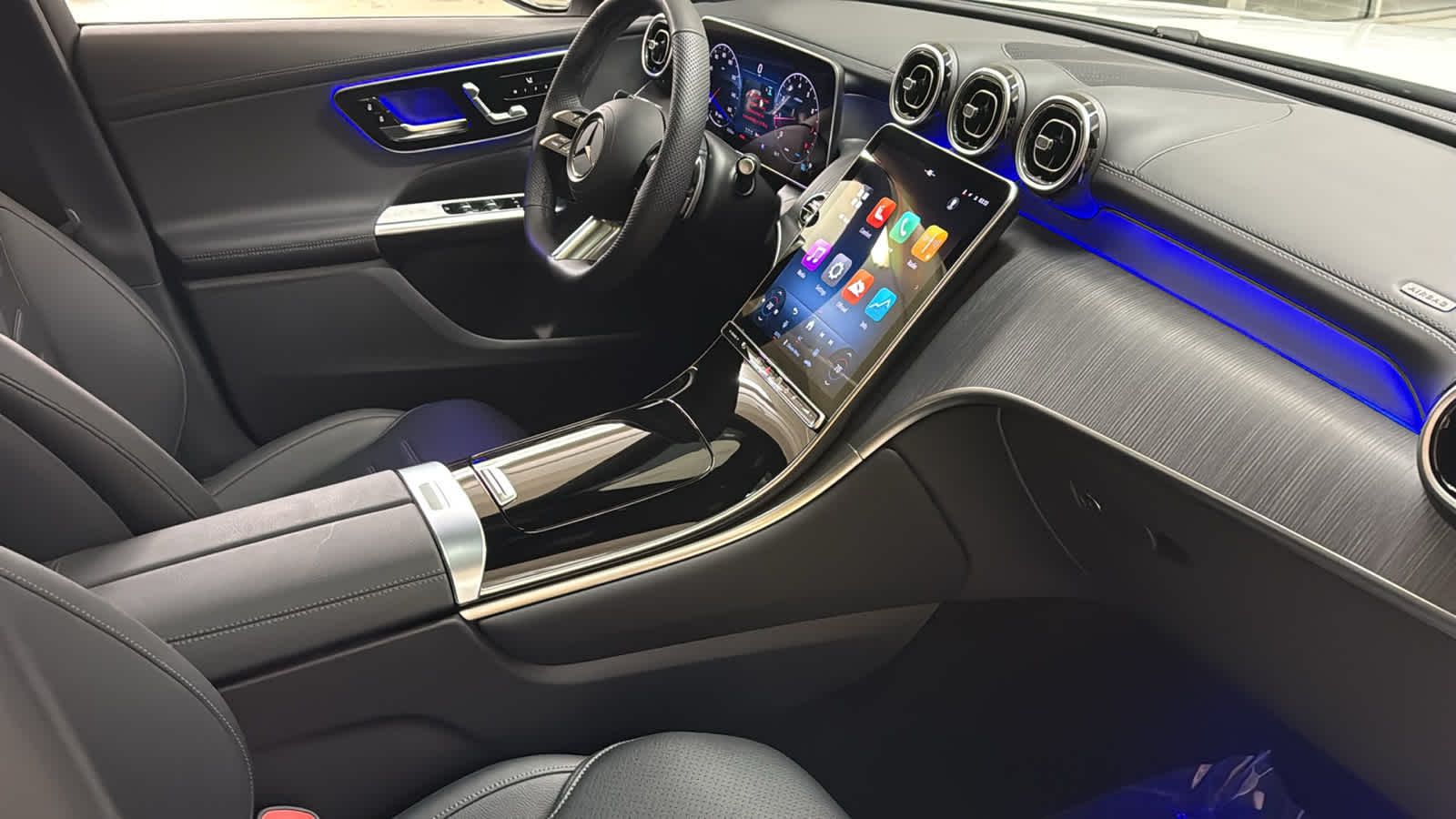 Thumbnail: 2026 Mercedes-Benz GLC - 36