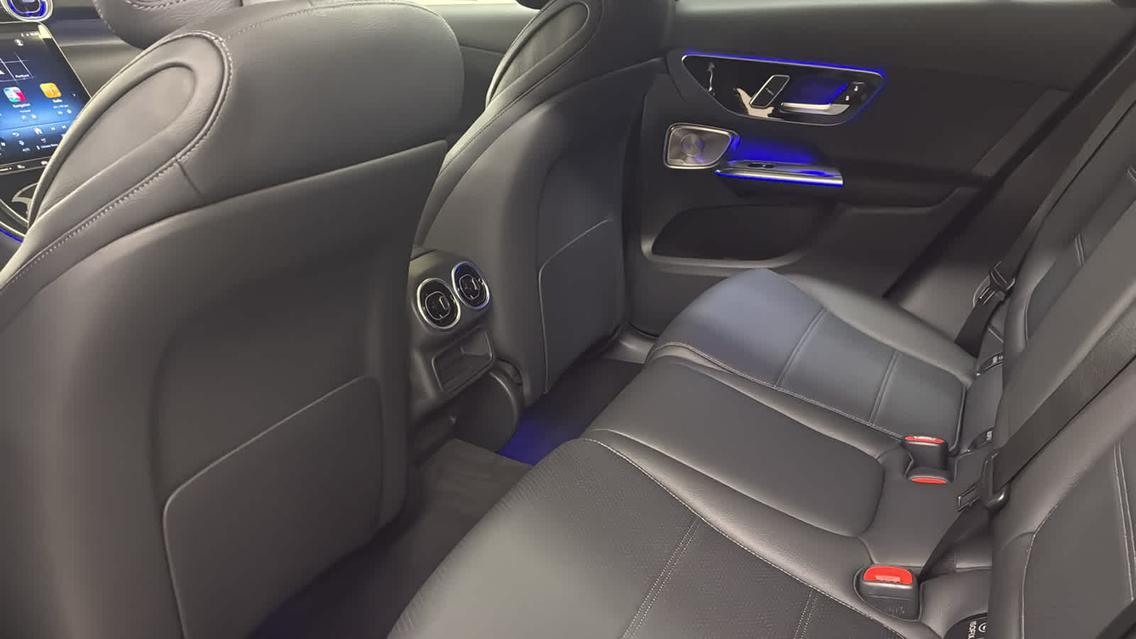 Thumbnail: 2026 Mercedes-Benz GLC - 31