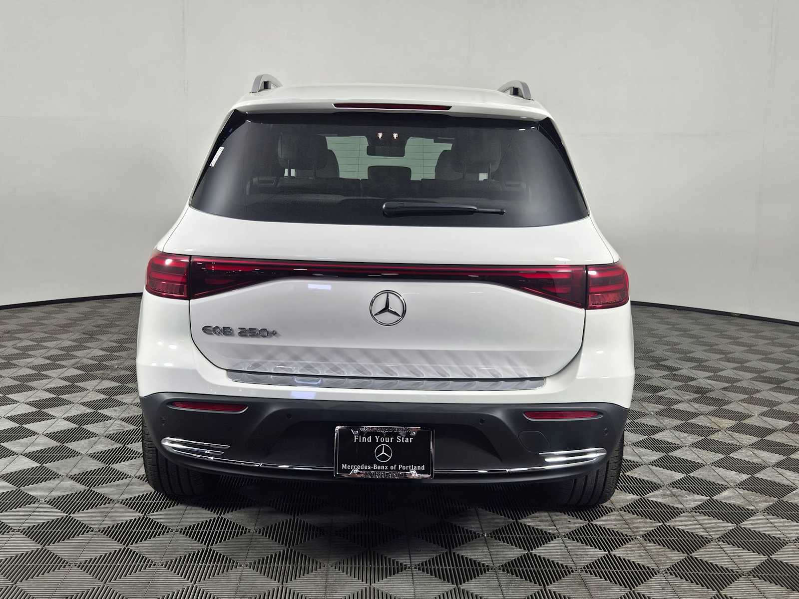 Thumbnail: 2024 Mercedes-Benz EQB - 4