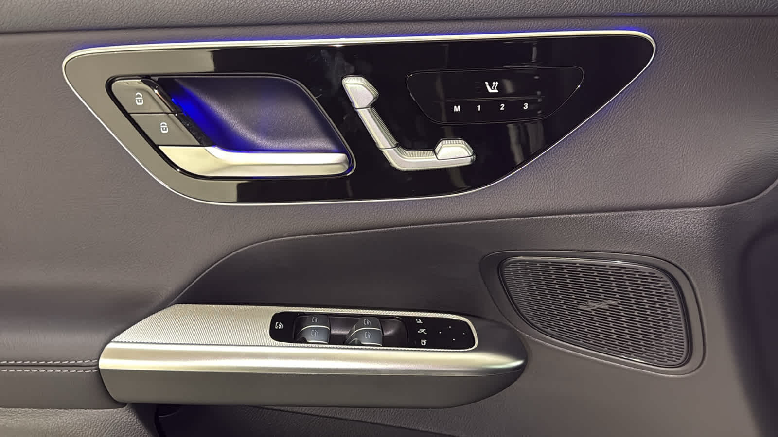 Thumbnail: 2026 Mercedes-Benz GLC - 17