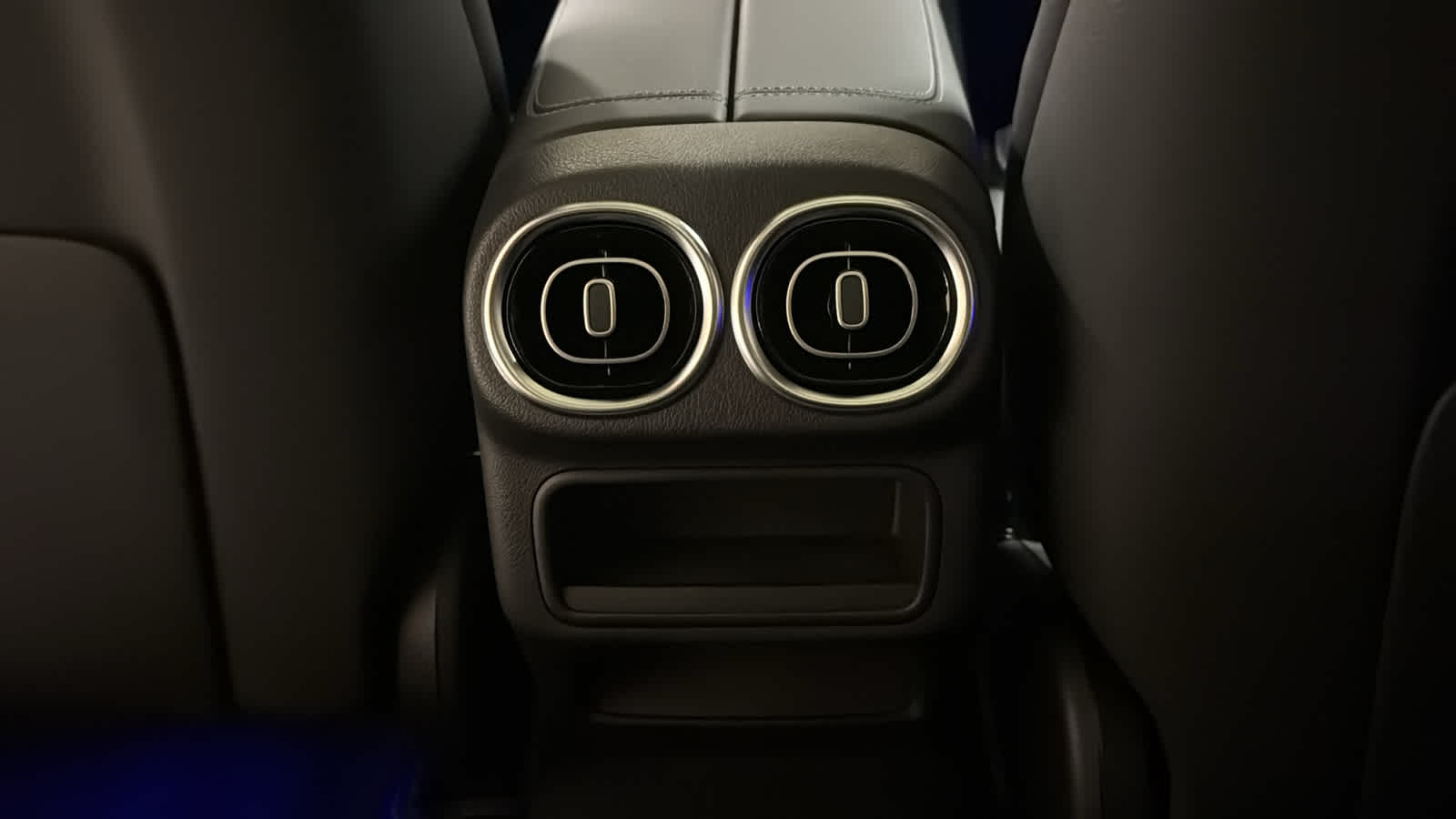 Thumbnail: 2026 Mercedes-Benz GLC - 30