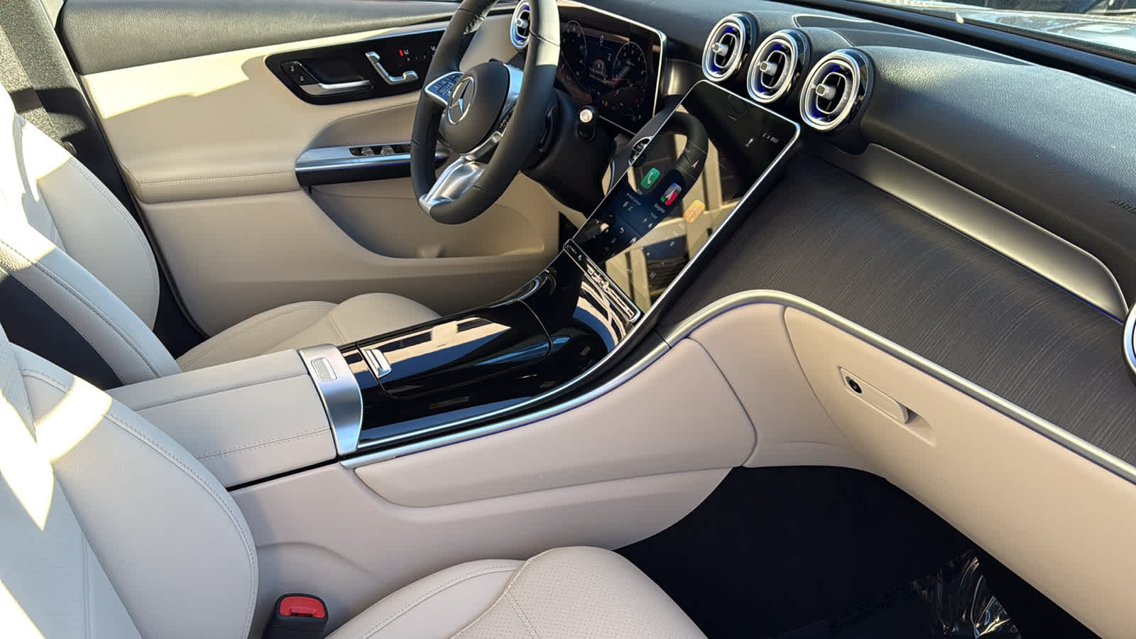 Thumbnail: 2026 Mercedes-Benz GLC - 36