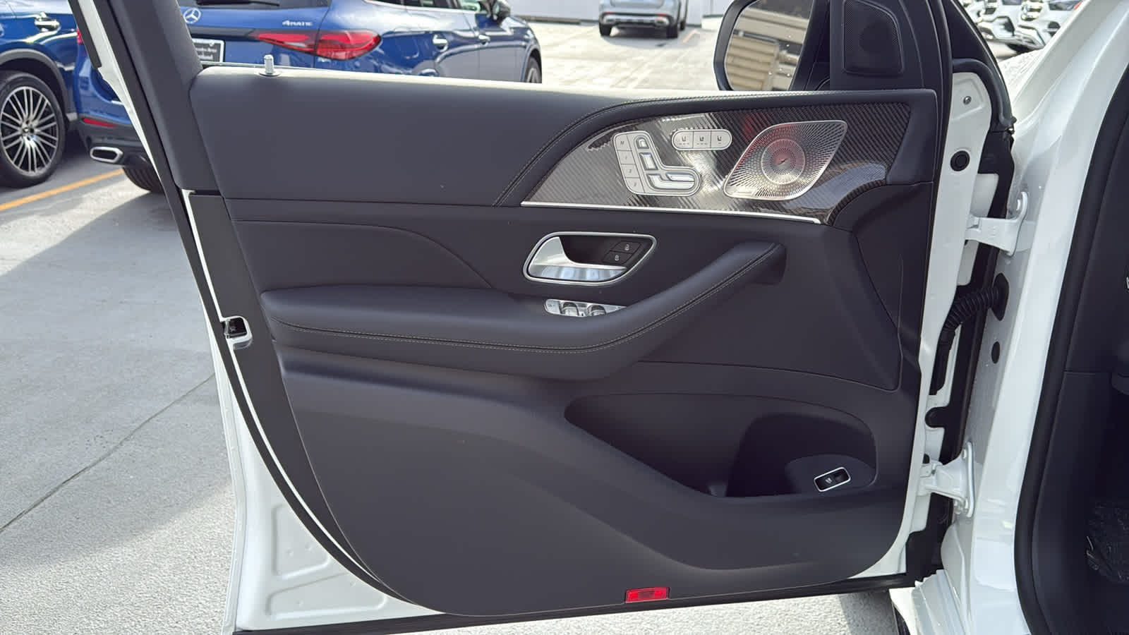 Thumbnail: 2026 Mercedes-Benz GL-Class - 14