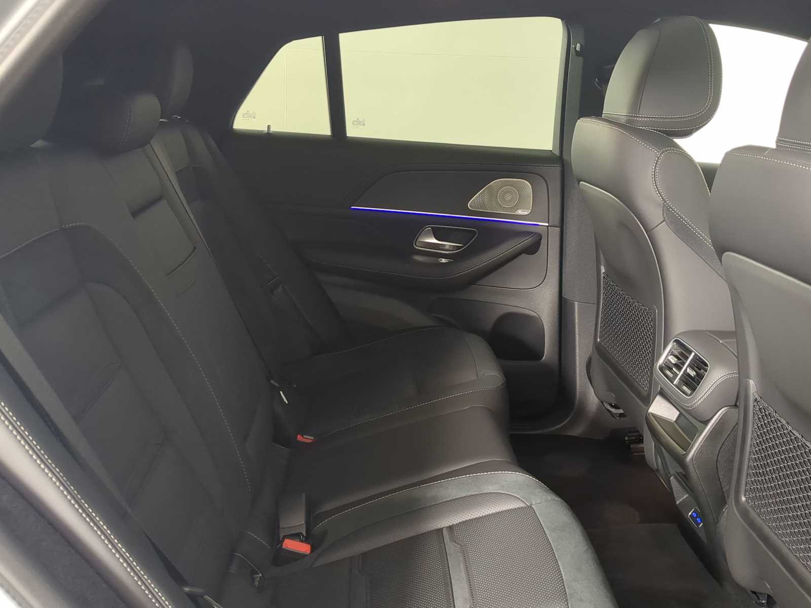 Thumbnail: 2026 Mercedes-Benz GLE - 22