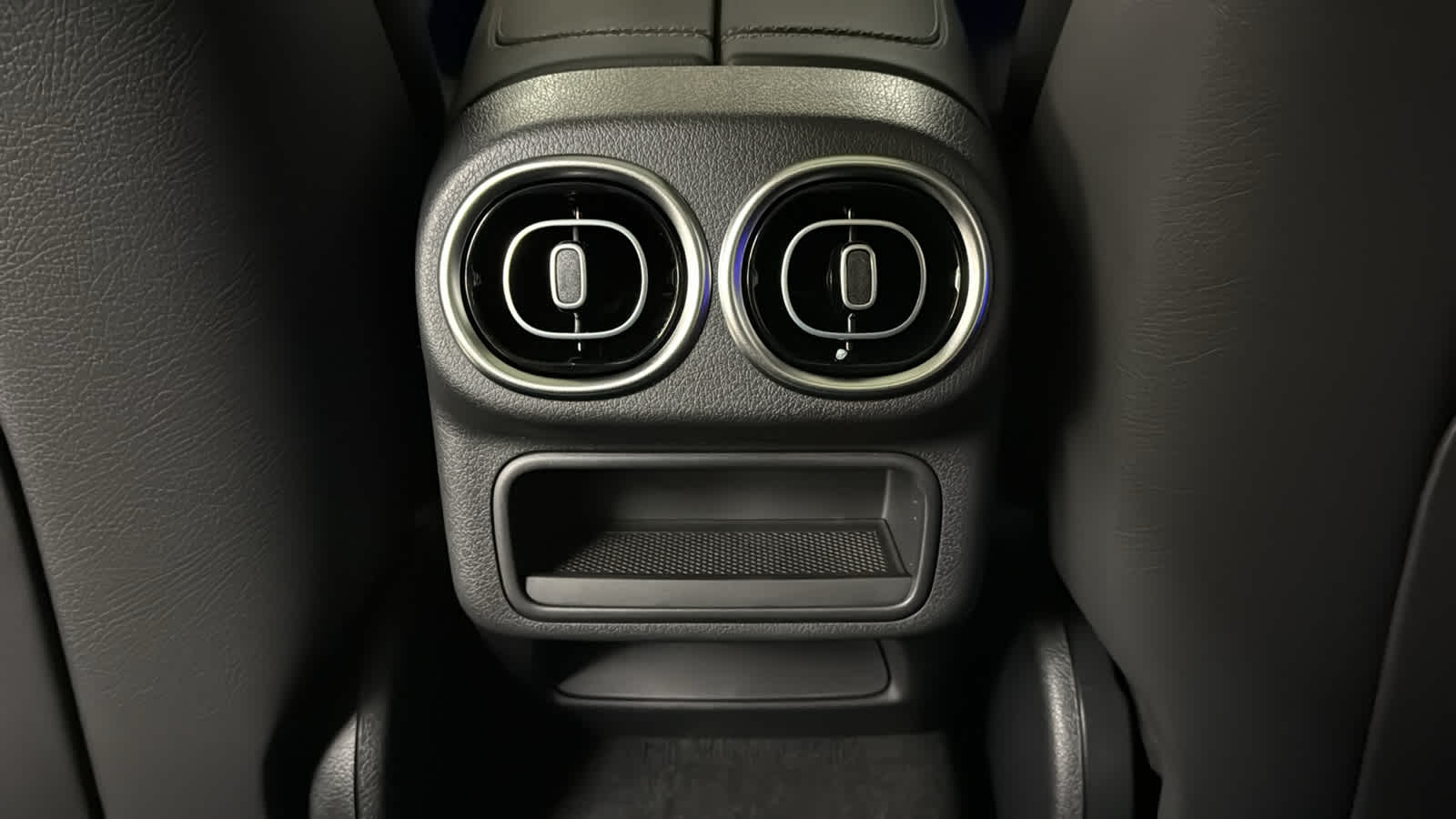 Thumbnail: 2026 Mercedes-Benz GLC - 30