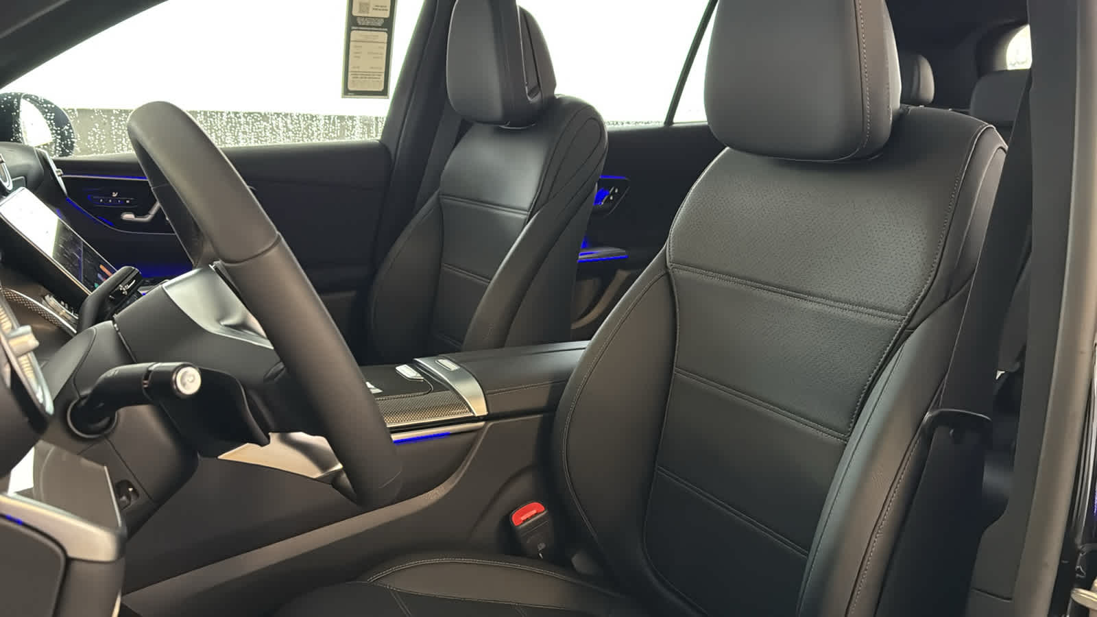 Thumbnail: 2025 Mercedes-Benz GLC - 26