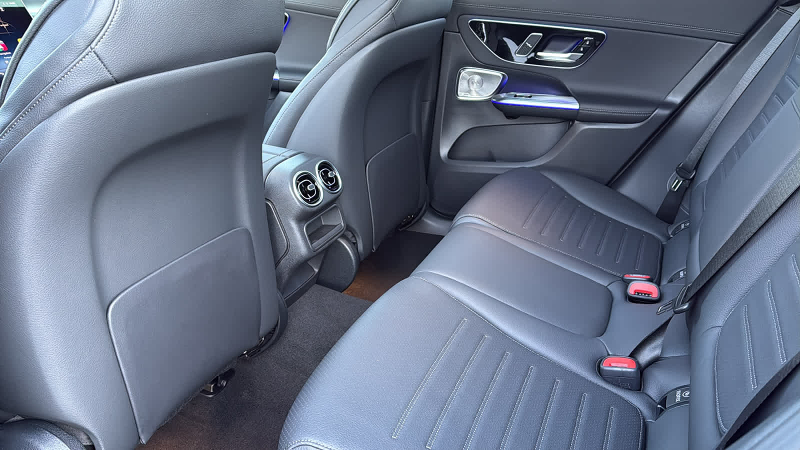 Thumbnail: 2026 Mercedes-Benz GLC - 30