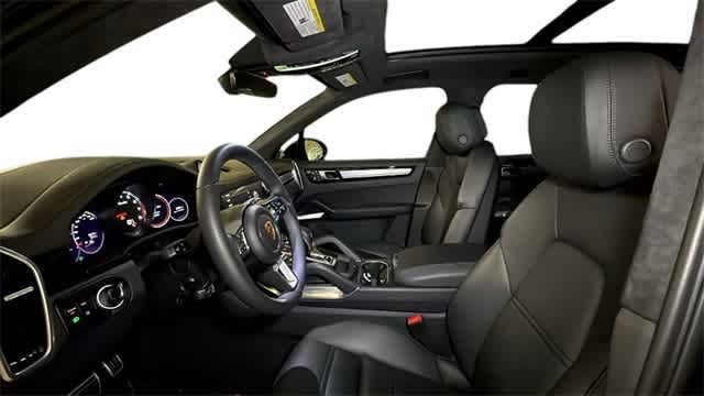 Thumbnail: 2023 Porsche Cayenne - 4