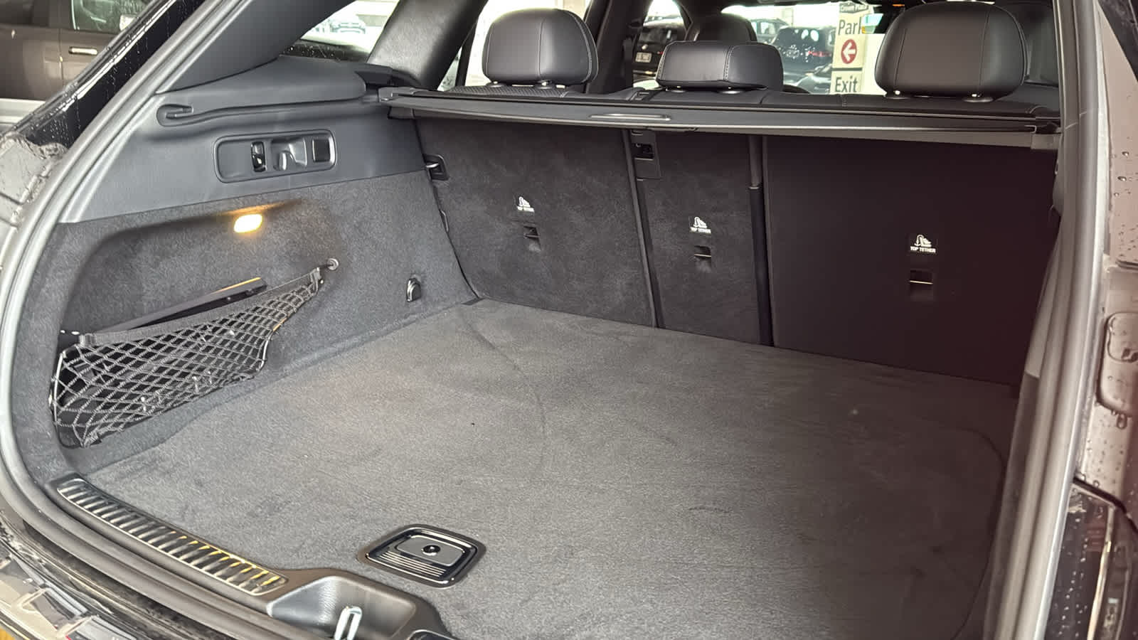 Thumbnail: 2025 Mercedes-Benz GLC - 32