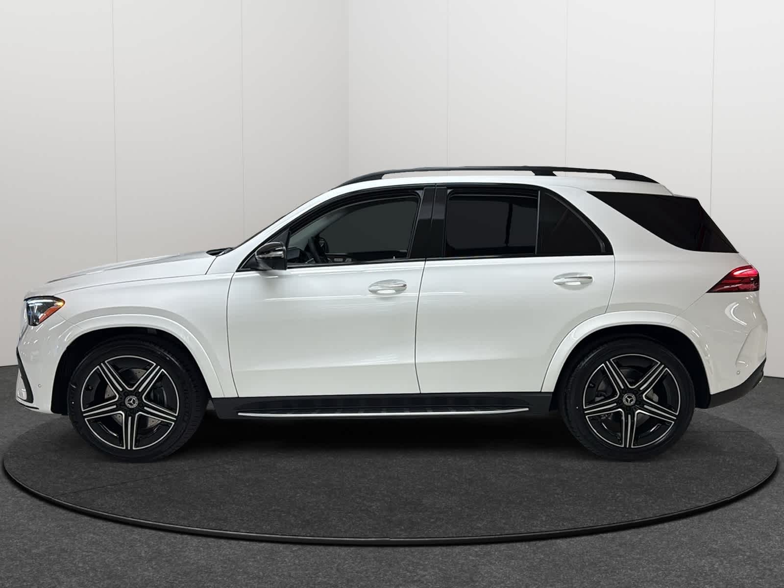 Thumbnail: 2026 Mercedes-Benz GLE - 3