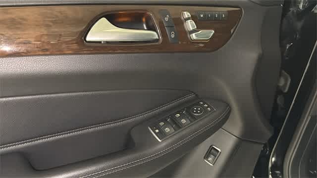 Thumbnail: 2016 Mercedes-Benz GLE - 15