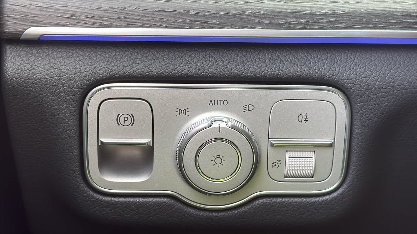 Thumbnail: 2026 Mercedes-Benz GLE - 16