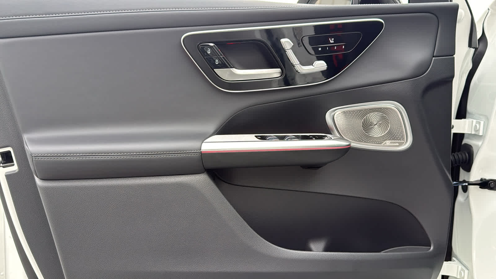 Thumbnail: 2025 Mercedes-Benz GL-Class - 15