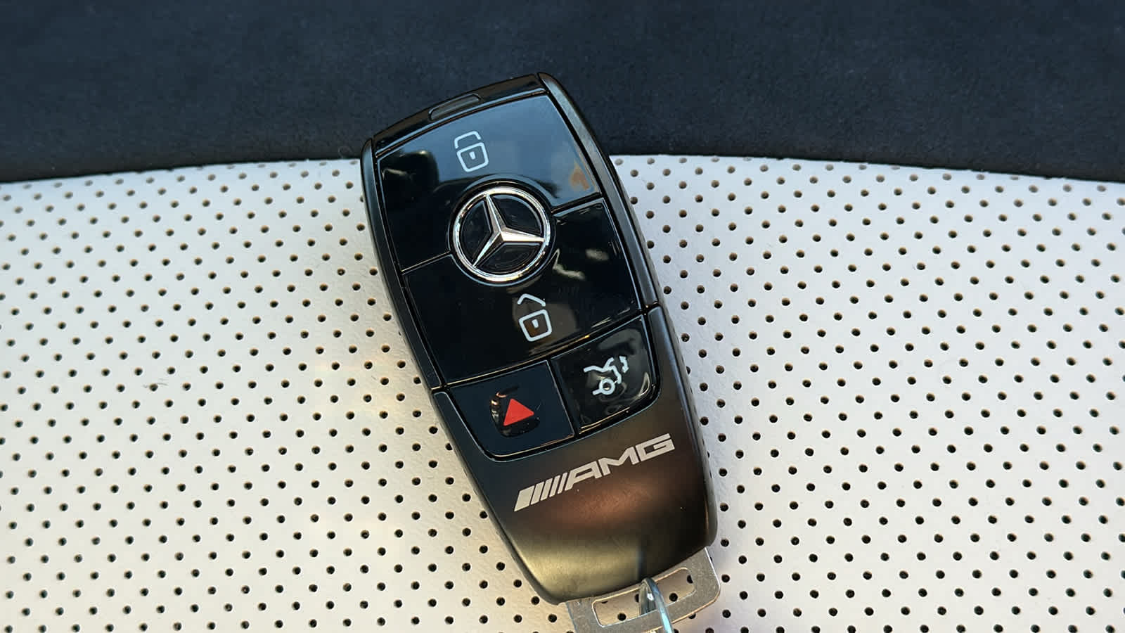 Thumbnail: 2026 Mercedes-Benz GLE - 37