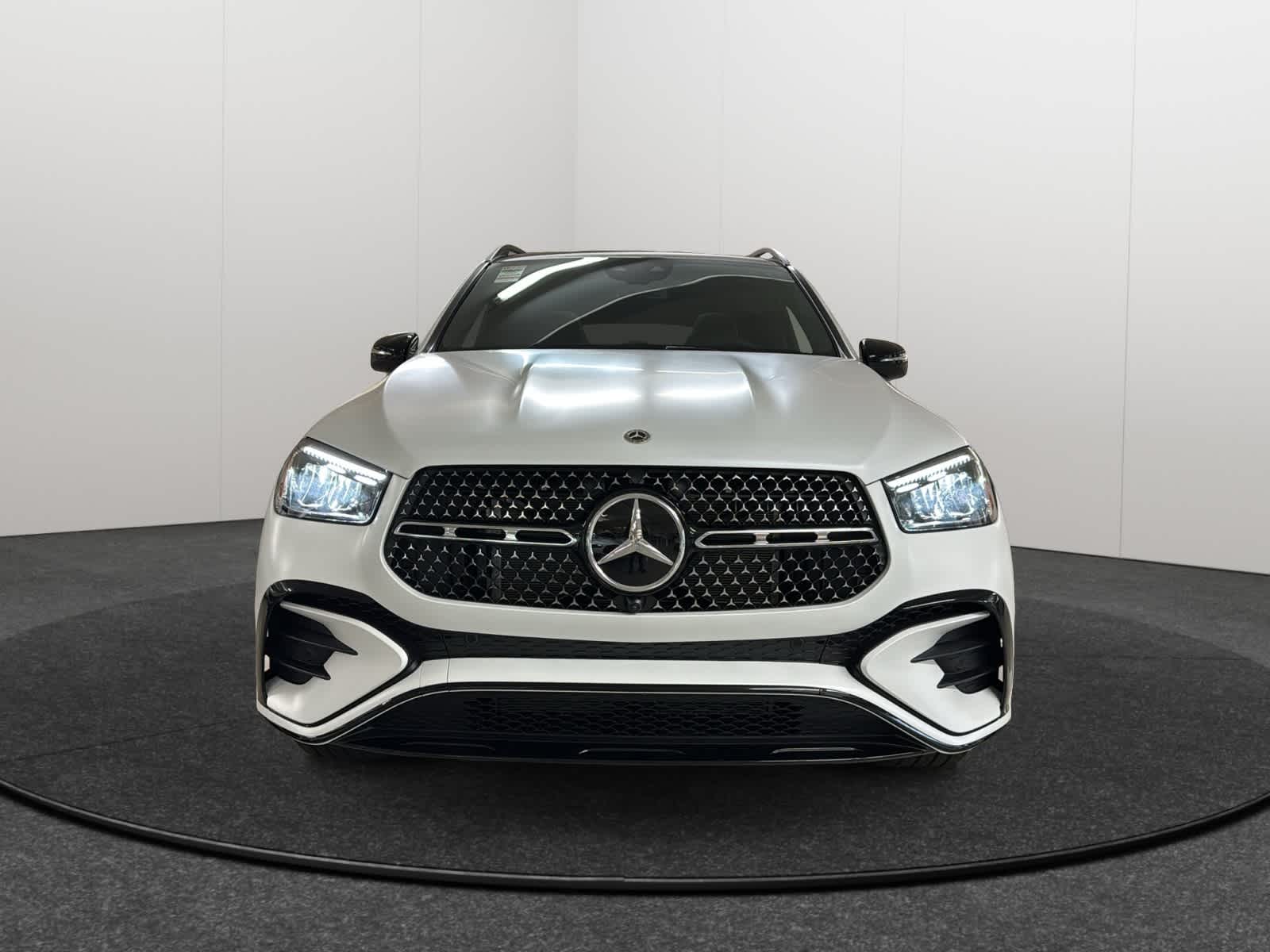 Thumbnail: 2026 Mercedes-Benz GLE - 2
