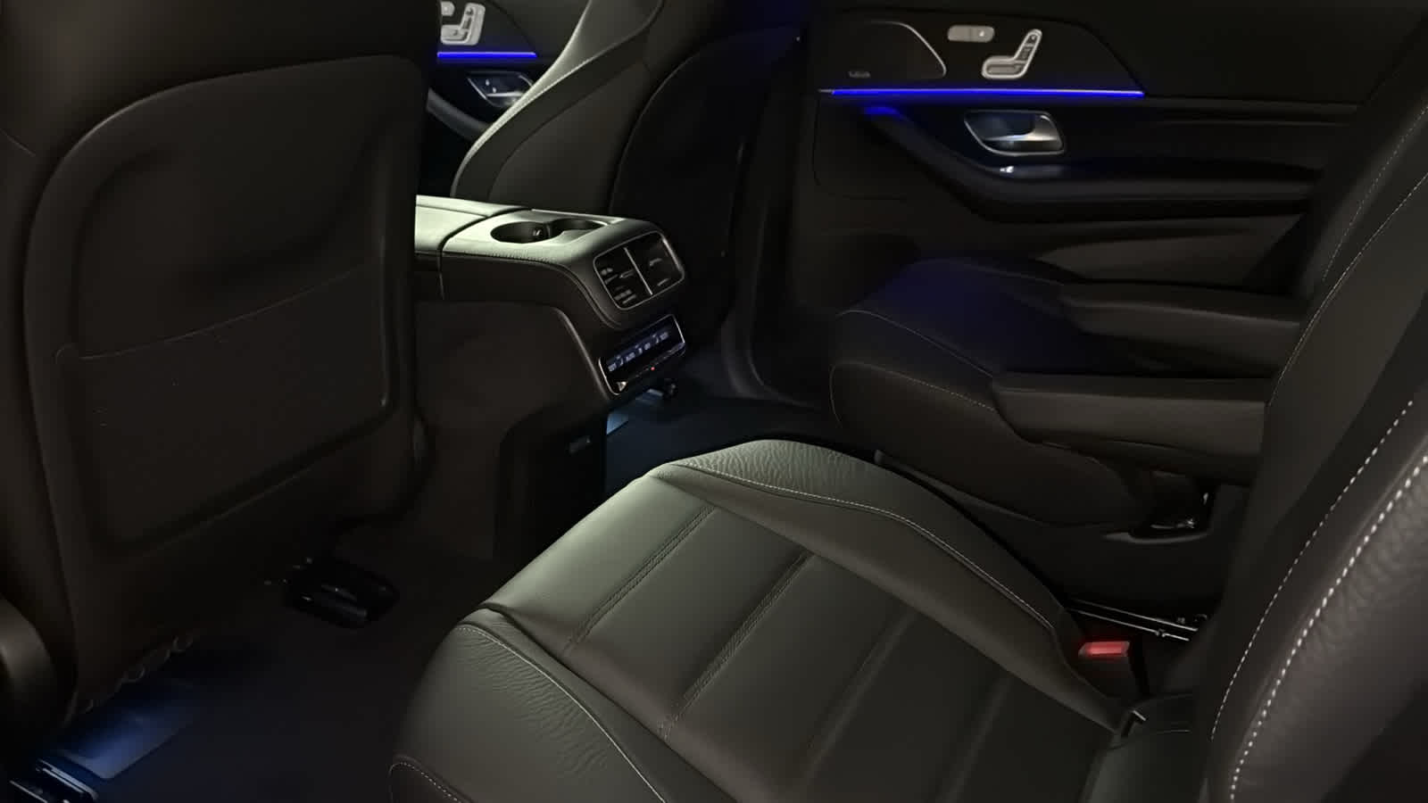 Thumbnail: 2026 Mercedes-Benz GLS - 28