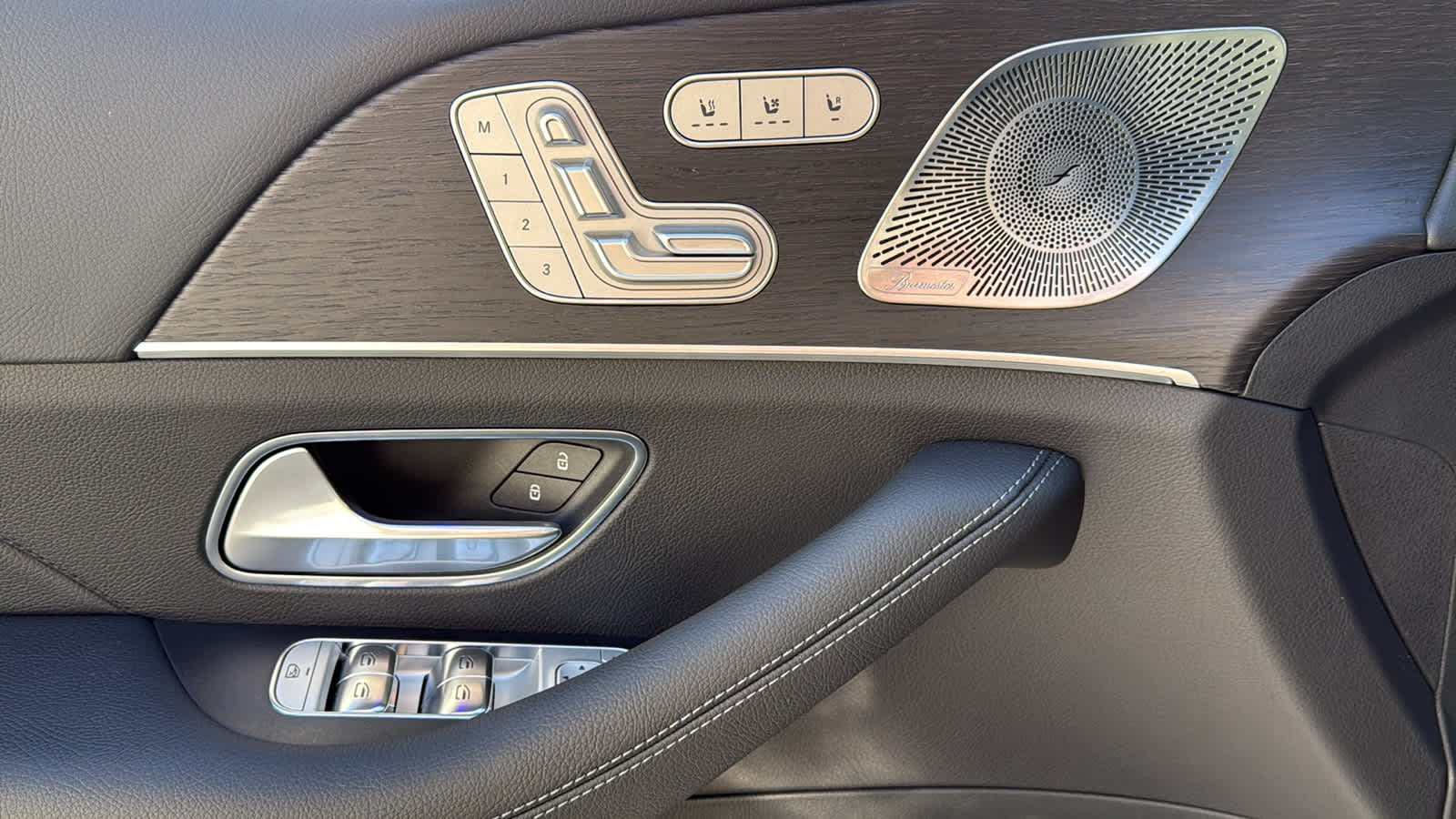 Thumbnail: 2026 Mercedes-Benz GLE - 17