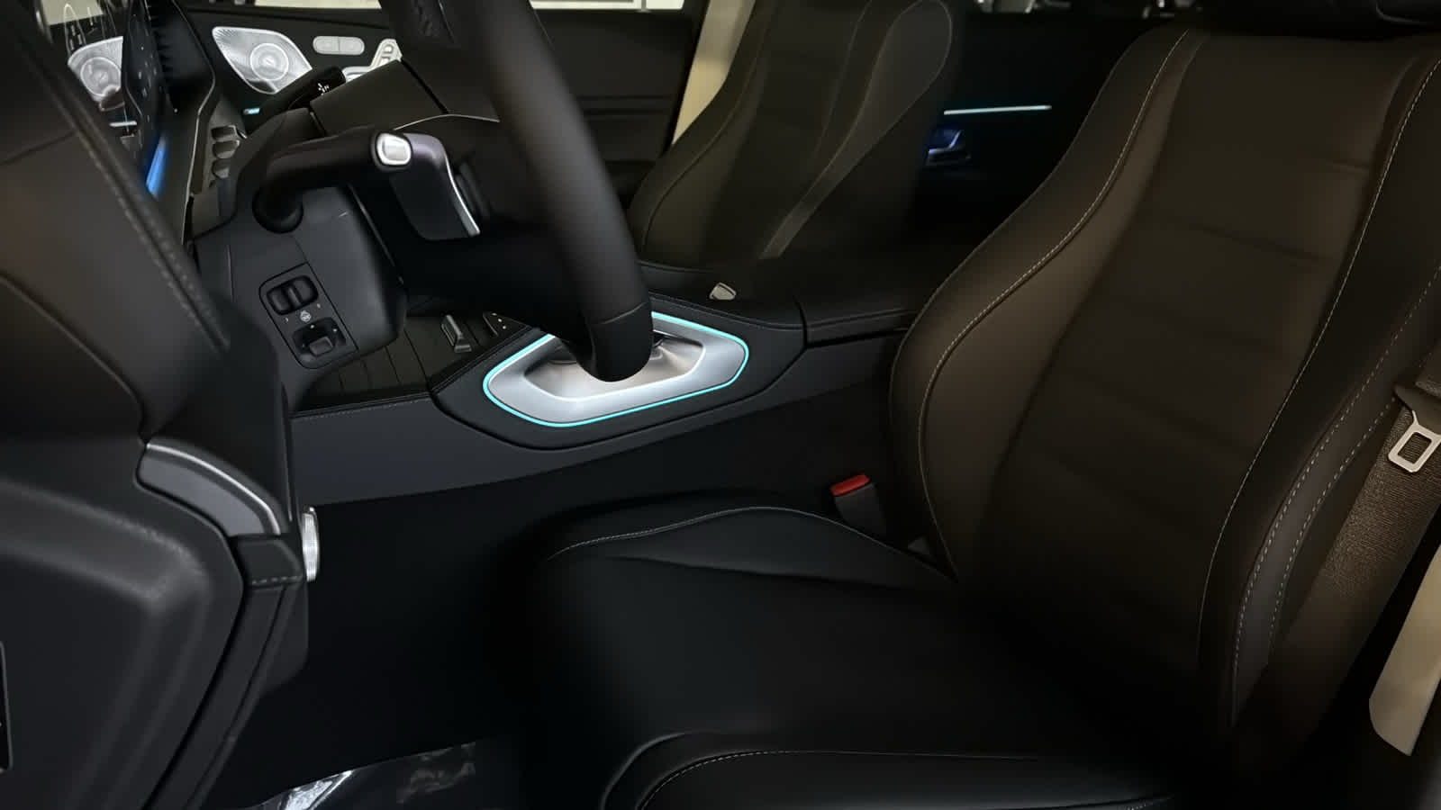 Thumbnail: 2026 Mercedes-Benz GLE - 28