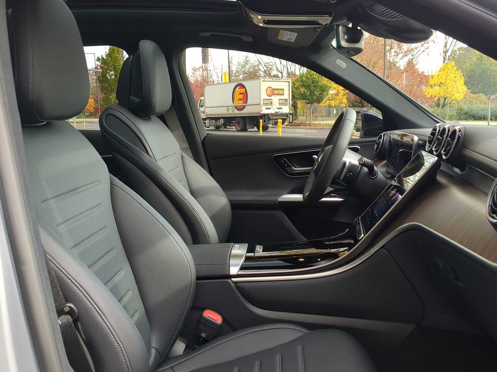 Thumbnail: 2026 Mercedes-Benz GLC - 23