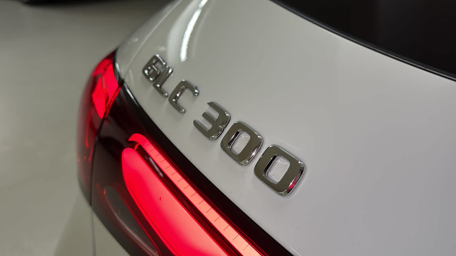 Thumbnail: 2023 Mercedes-Benz GLC - 11