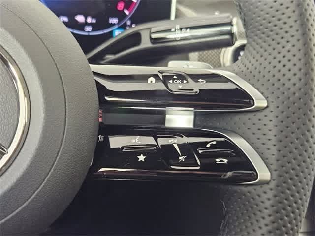 Thumbnail: 2025 Mercedes-Benz GLC - 26