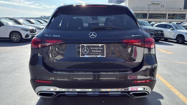 Thumbnail: 2025 Mercedes-Benz GLC - 7
