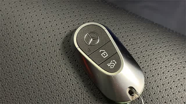 Thumbnail: 2026 Mercedes-Benz GLC - 30