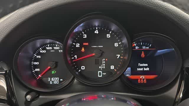 Thumbnail: 2021 Porsche Macan - 16