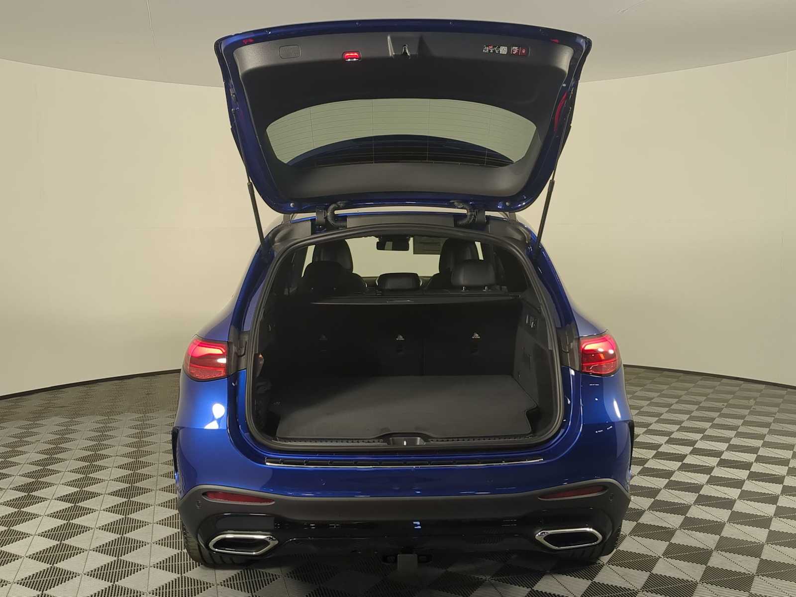 Thumbnail: 2026 Mercedes-Benz GLC - 34