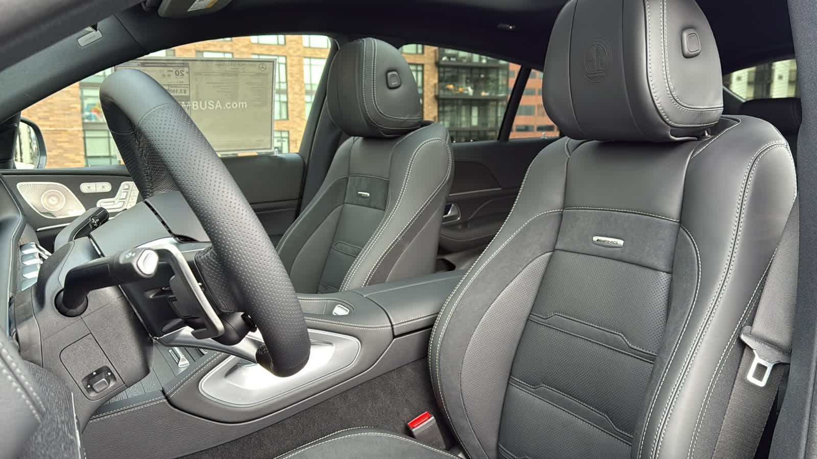 Thumbnail: 2026 Mercedes-Benz GLE - 26