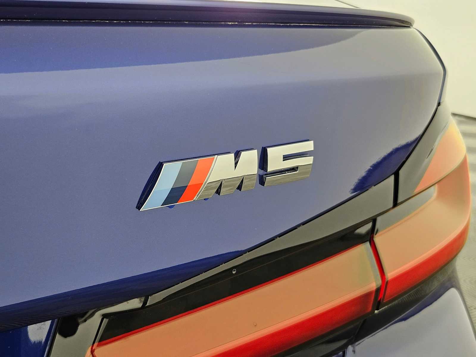 Thumbnail: 2021 BMW M5 - 12