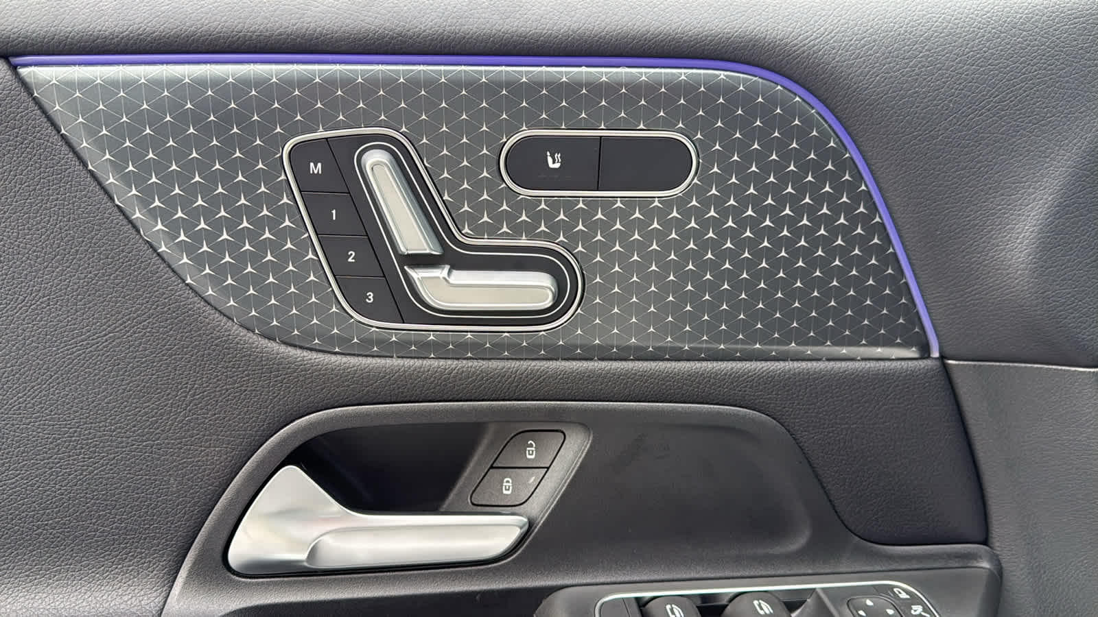 Thumbnail: 2025 Mercedes-Benz GLB - 19