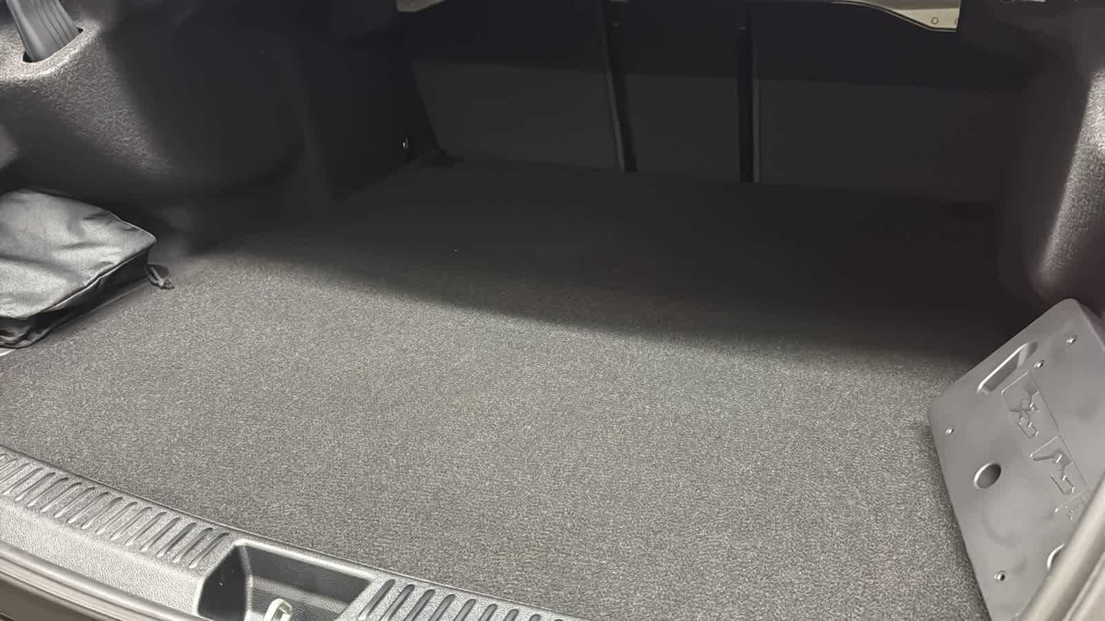 Thumbnail: 2026 Mercedes-Benz E-Class - 35