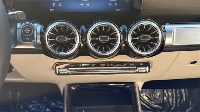 Thumbnail: 2025 Mercedes-Benz GLB - 42