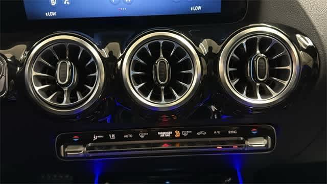 Thumbnail: 2025 Mercedes-Benz GLA - 21