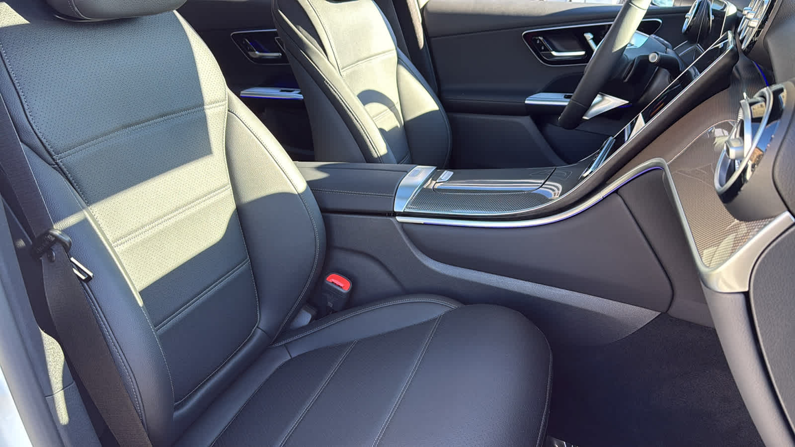 Thumbnail: 2026 Mercedes-Benz GLC - 35