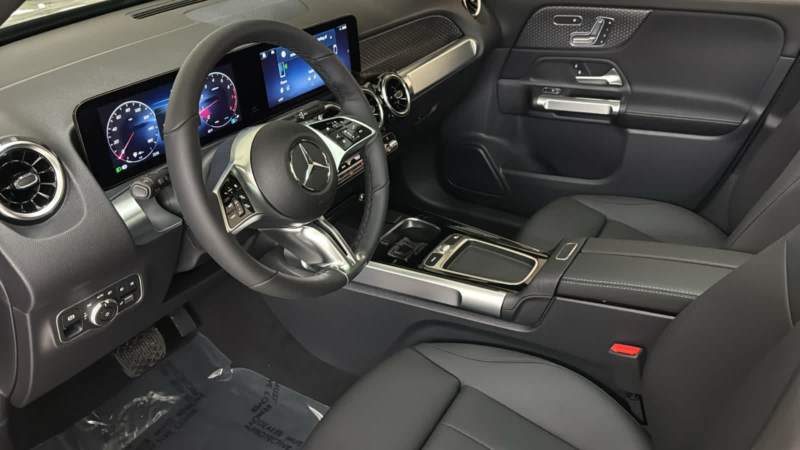 Thumbnail: 2026 Mercedes-Benz GLB - 30