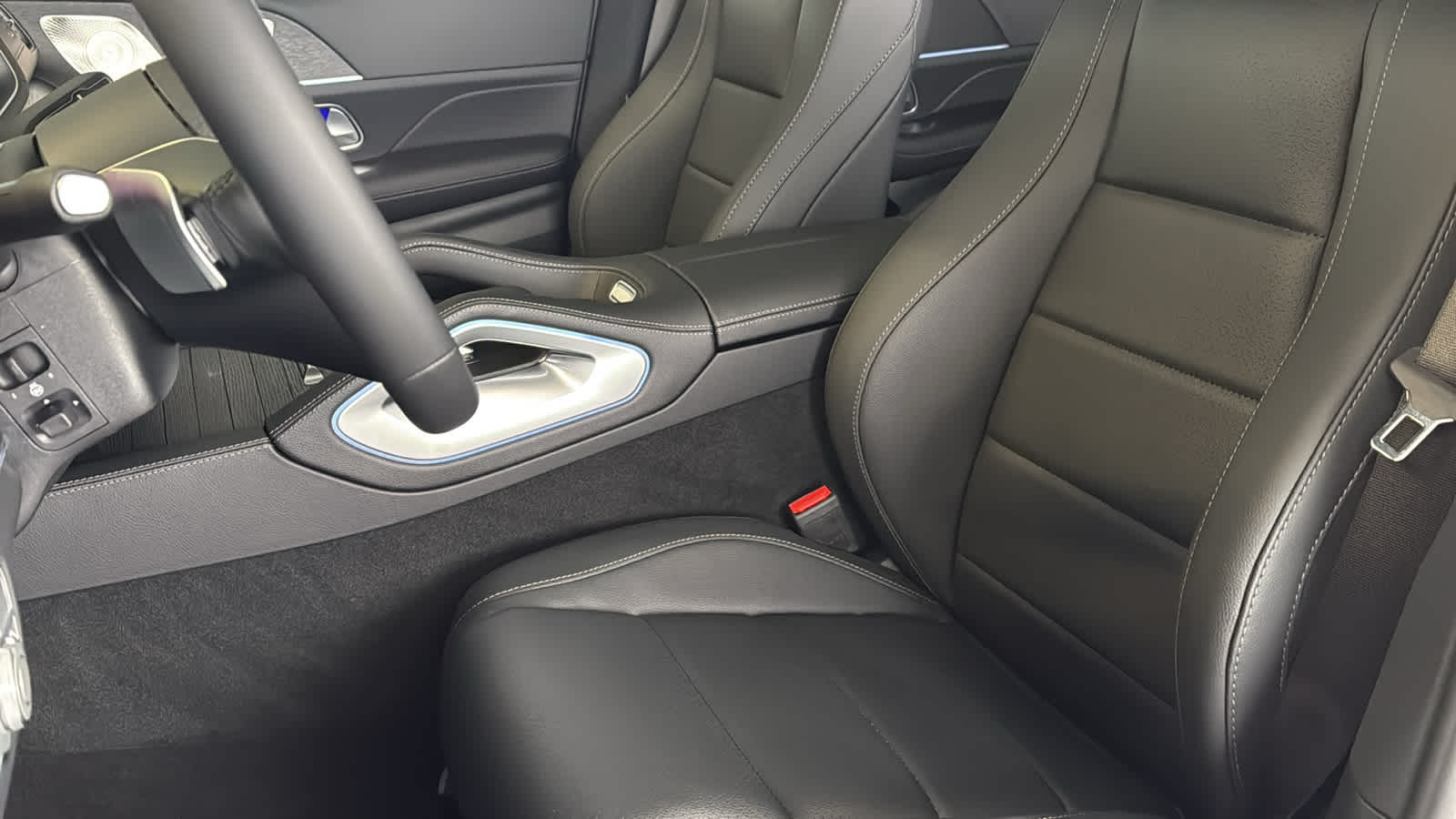 Thumbnail: 2026 Mercedes-Benz GLE - 28