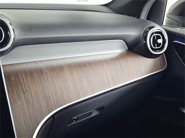 Thumbnail: 2025 Mercedes-Benz GLC - 36