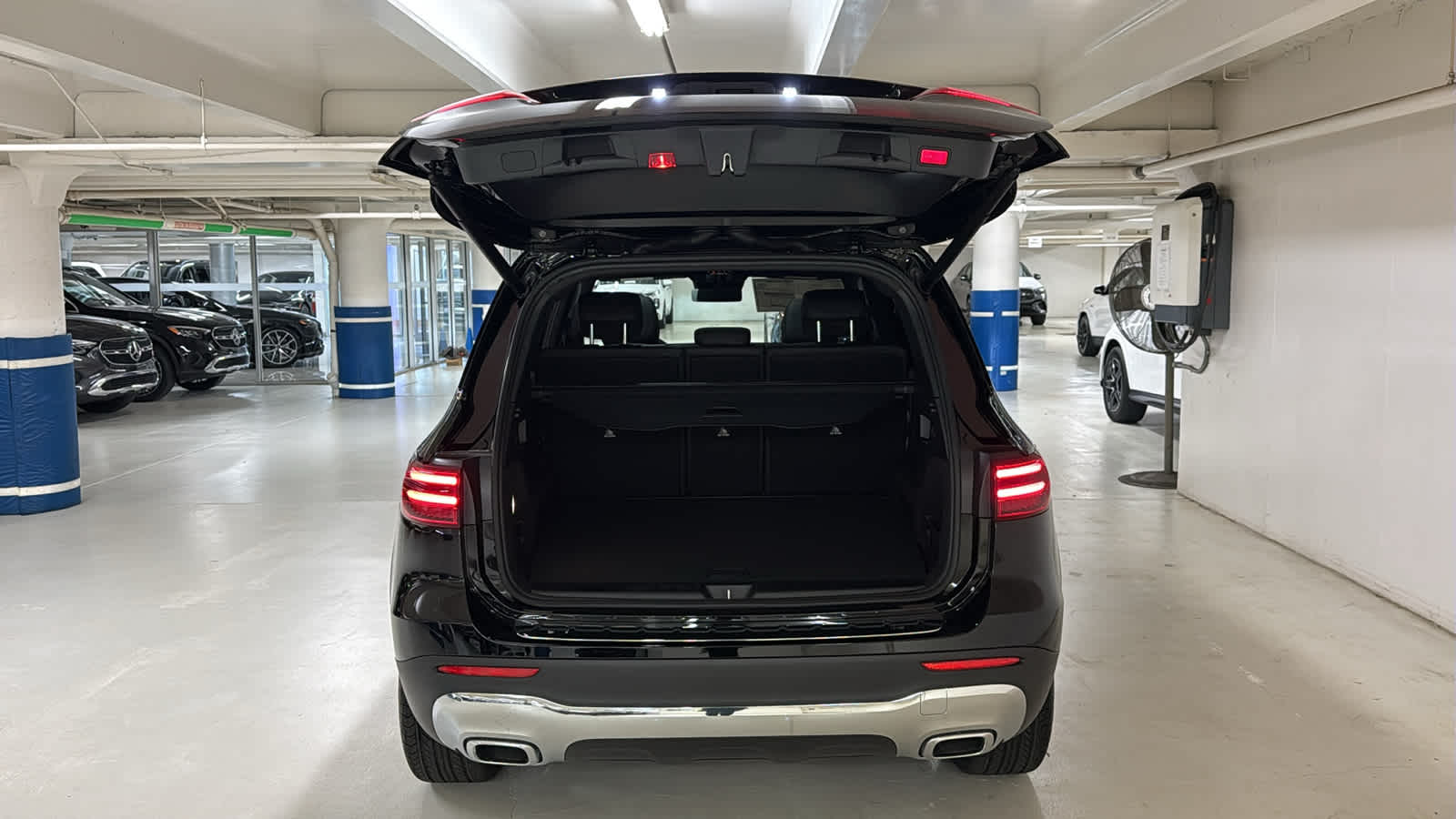 Thumbnail: 2026 Mercedes-Benz GLB - 9