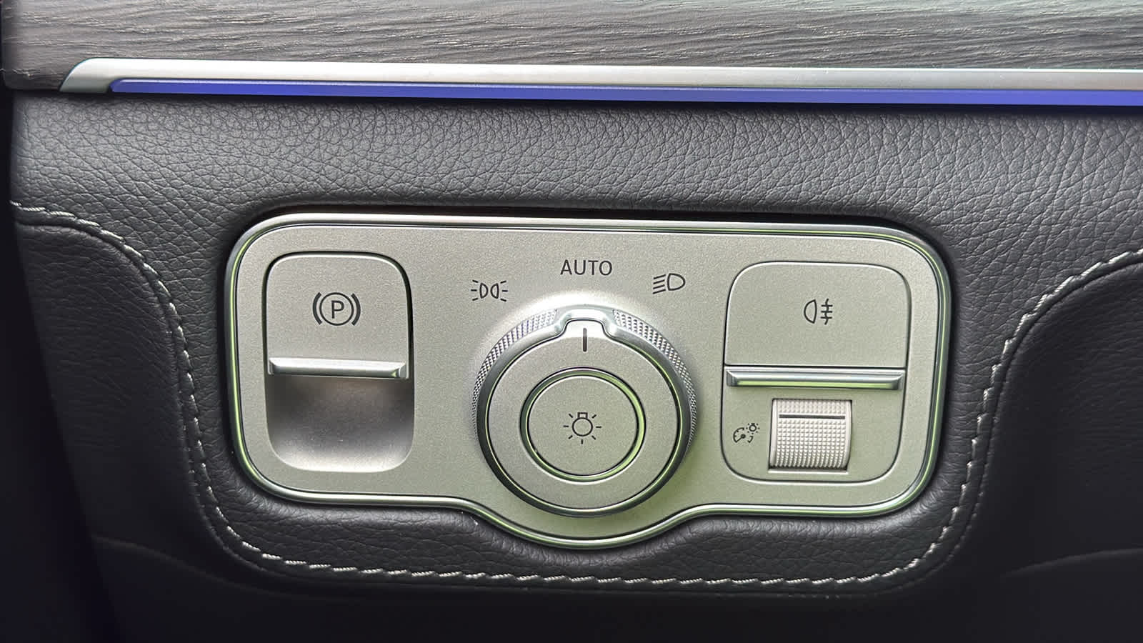 Thumbnail: 2026 Mercedes-Benz GLE - 16