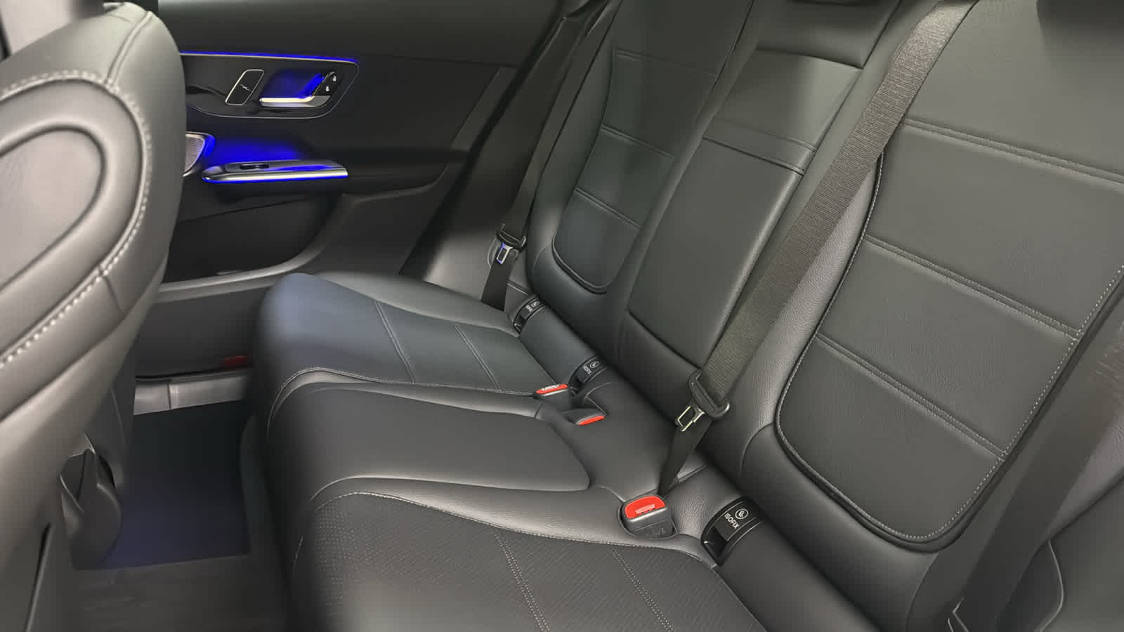 Thumbnail: 2026 Mercedes-Benz GLC - 32