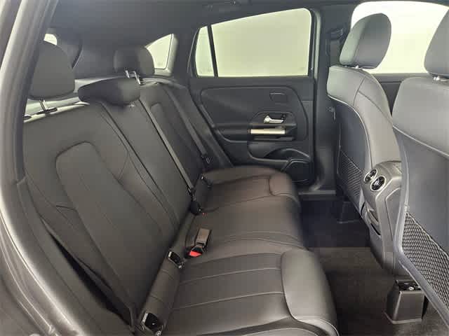 2025 Mercedes-Benz GLA 250 4MATIC 14