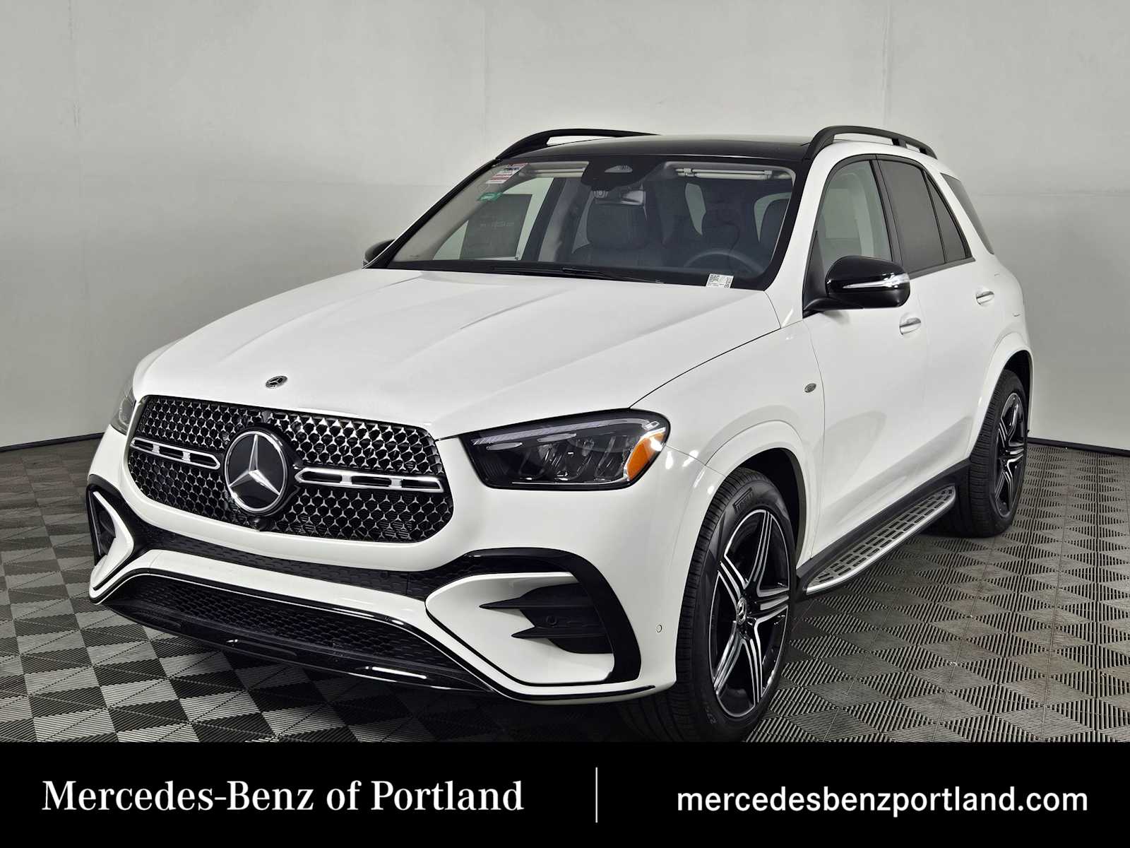 2025 Mercedes-Benz GLE 450 Hero Image