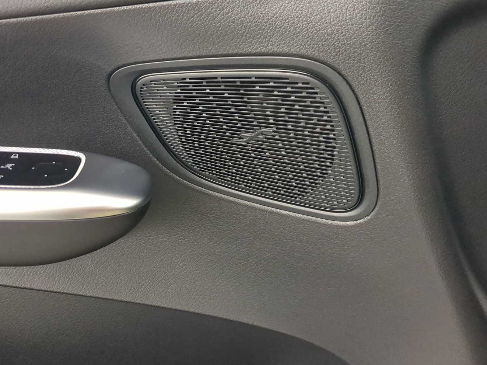 Thumbnail: 2026 Mercedes-Benz GLC - 31