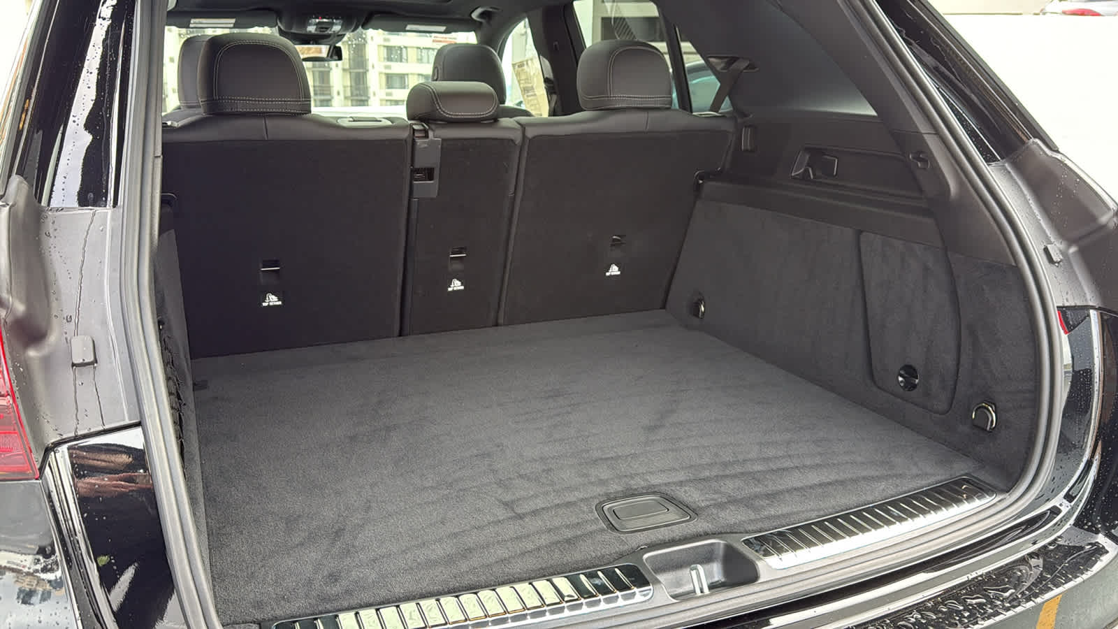 Thumbnail: 2026 Mercedes-Benz GLE - 30