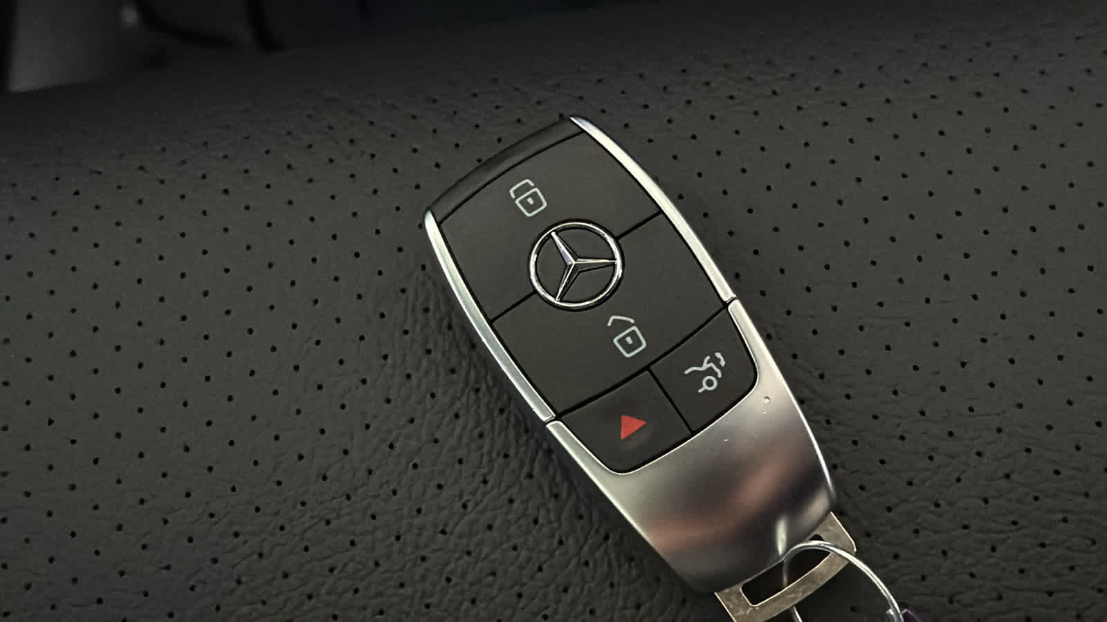 Thumbnail: 2026 Mercedes-Benz GLE - 38